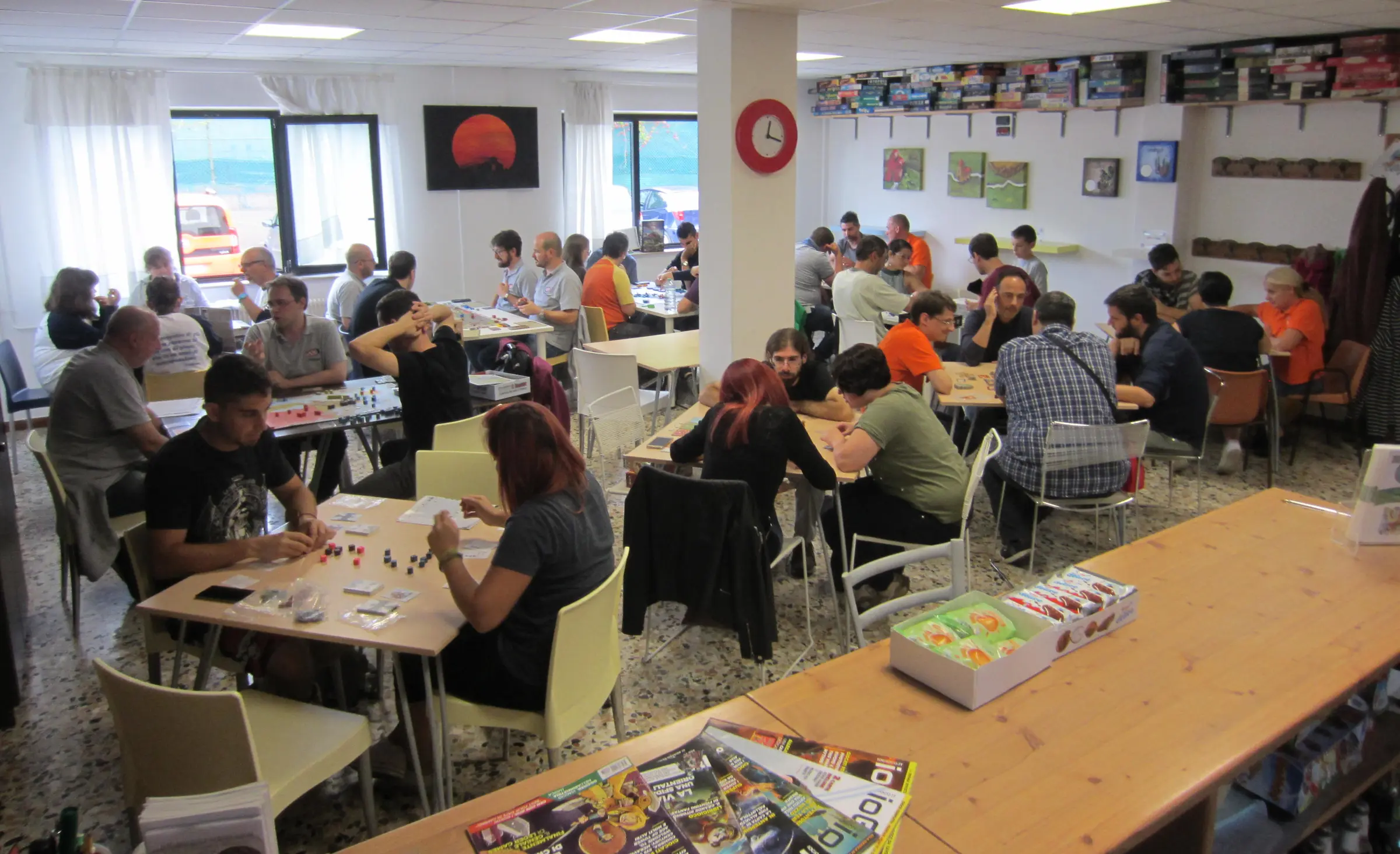 Sala piena durante un incontro di gioco
